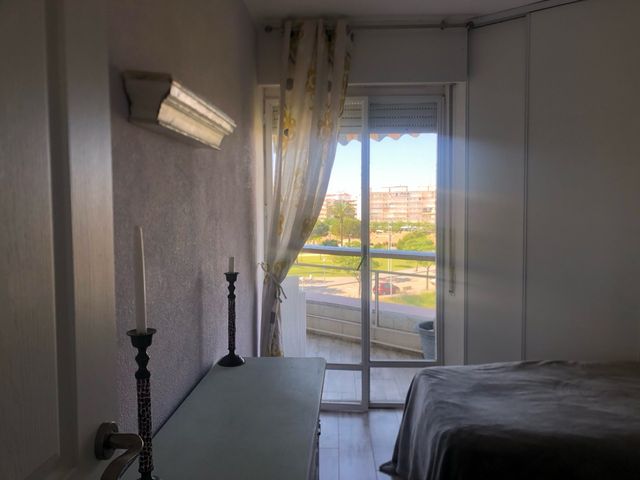 Scaffale in legno vintage beige/marrone