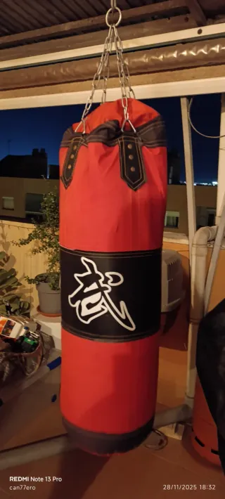 Saco de boxeo rojo