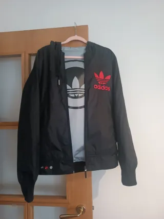 Chaqueta Reversible Adidas Negra y Multicolor