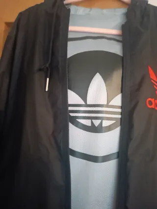Chaqueta Reversible Adidas Negra y Multicolor