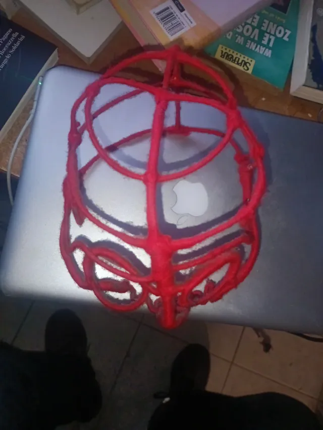 Scultura teschio in metallo