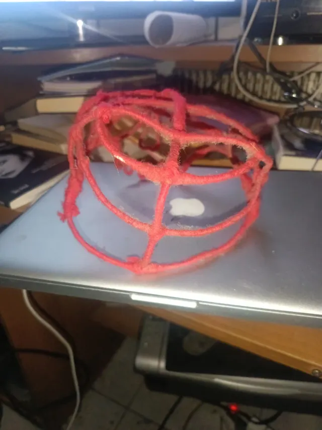 Scultura teschio in metallo