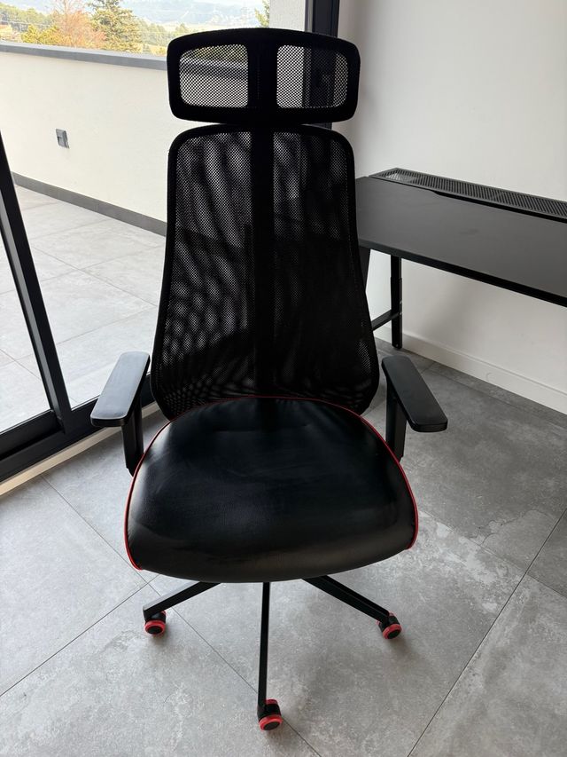 Sedia da Gaming Nera con Poggiatesta