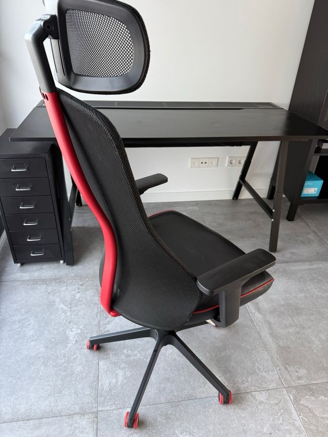 Sedia da Gaming Nera con Poggiatesta