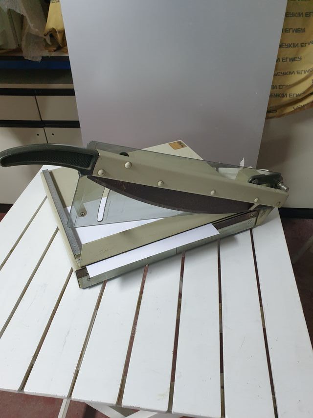 Cortadora de papel oficina