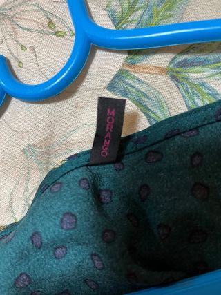 Vestido largo estampado dorado y verde