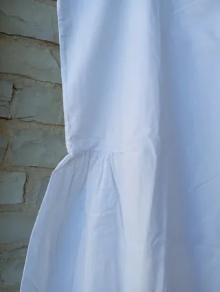 Antica sottoveste in puro cotone ricamata a mano