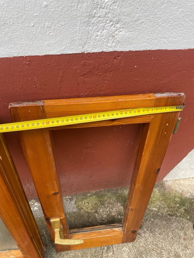 Preciosa ventana pequeña de 2 hojas madera tela