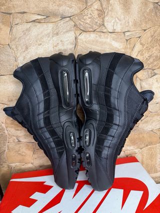 Nike Air Max 95 Negras