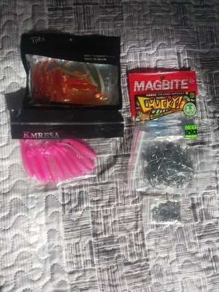 Vinilos y anzuelos de pesca