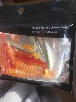 Vinilos y anzuelos de pesca