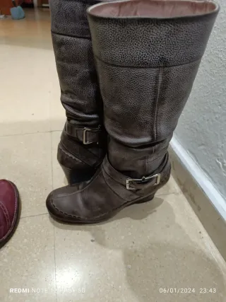 Botas altas de cuero marrón