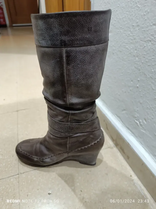 Botas altas de cuero marrón