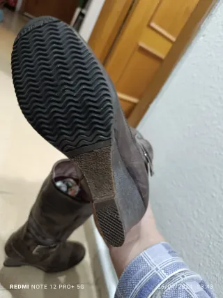 Botas altas de cuero marrón