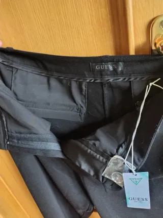 Pantalón vestir Guess negro