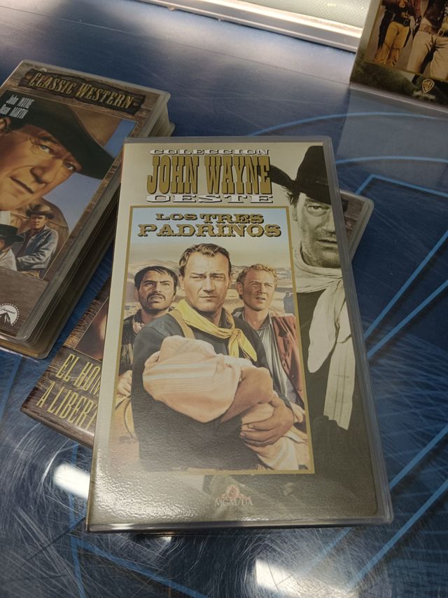 5 cintas VHS , JOHN WAYNE, classic western, El dorado, Rio Bravo, Los tres padrinos y mas