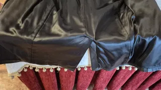 Abrigo de cuero negro