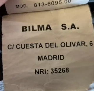 Abrigo de cuero negro