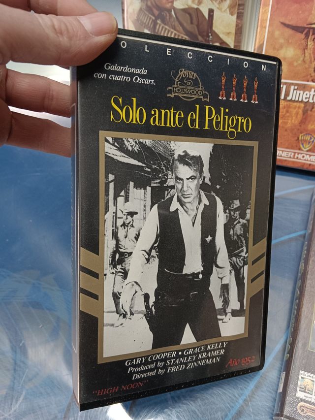 7 cintas VHS , Western, El jinete pálido, Solo ante el peligro, El fuera de la ley, Veracruz y mas