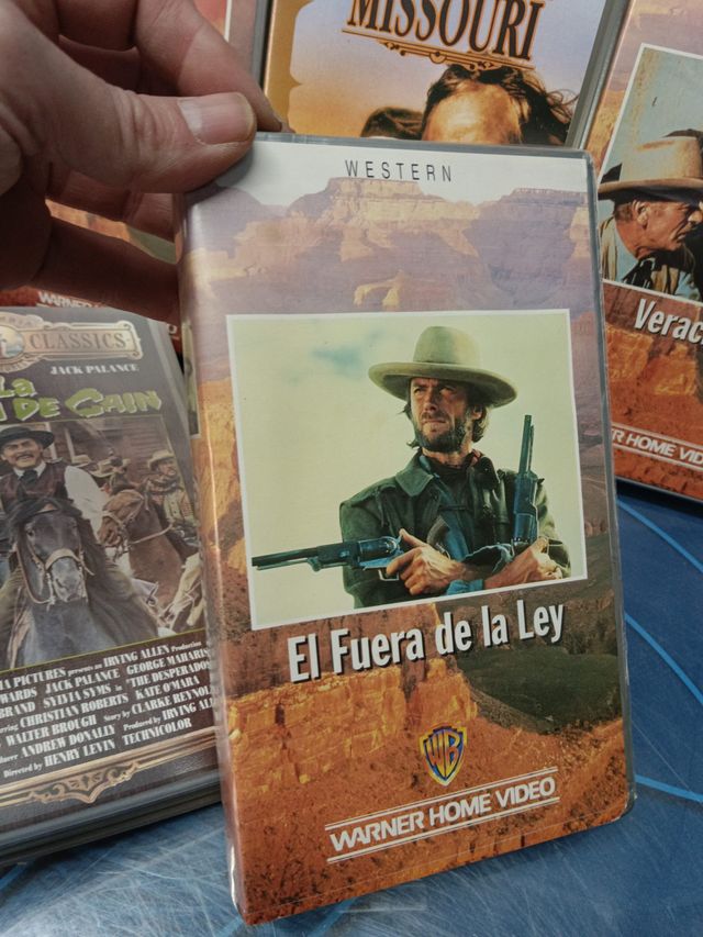 7 cintas VHS , Western, El jinete pálido, Solo ante el peligro, El fuera de la ley, Veracruz y mas
