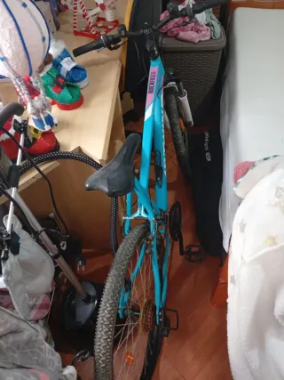 Bicicleta Rosa azul marca btwin