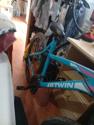 Bicicleta Rosa azul marca btwin