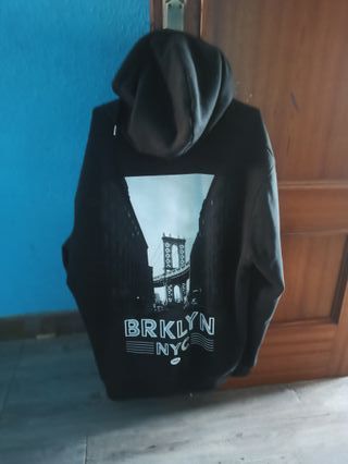 Sudadera Negra BRKLYN NYC