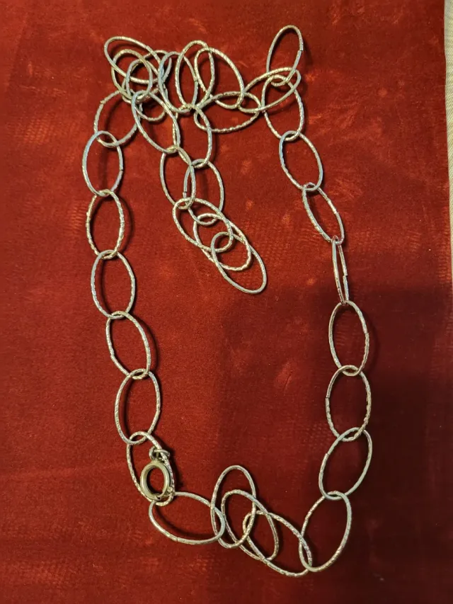 Collare con anelli ovali argentati