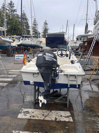 Barco Quasar 13' LX con Yamaha 25cv 4T y remolque.