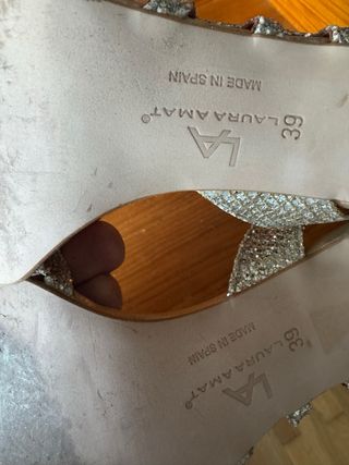 Sandalias de tacón doradas