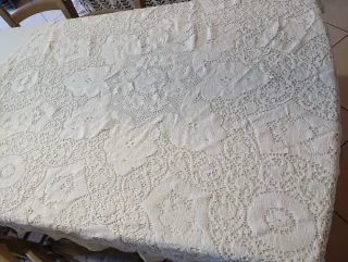 Tovaglia rotonda vintage effetto ricamo