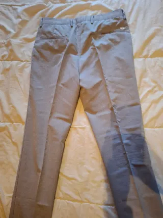 Pantalón tipo docker hombre gris