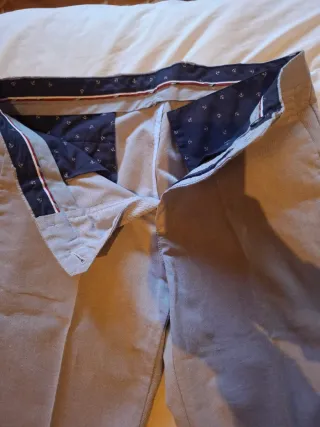 Pantalón tipo docker hombre gris