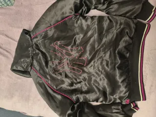 Abrigo Yankees Mujer Negro y Rosa