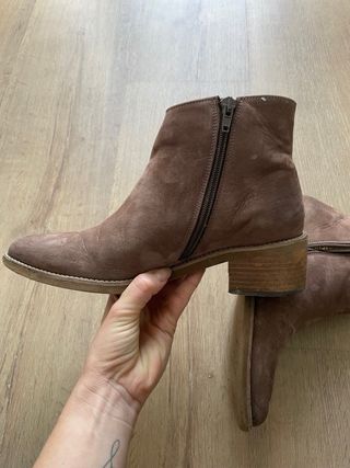 Botines de cuero beige