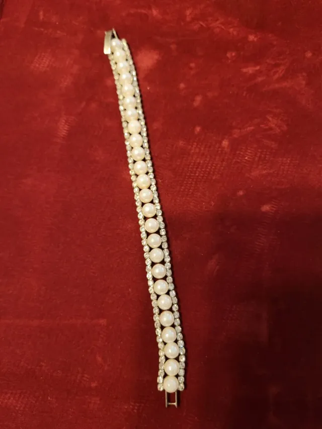 Bracciale in argento con perle e strass