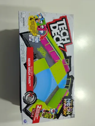 Tech Deck Neon Invasion Mega Park