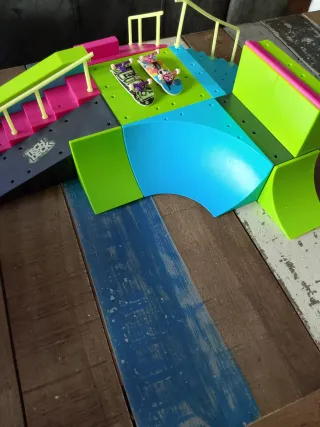 Tech Deck Neon Invasion Mega Park