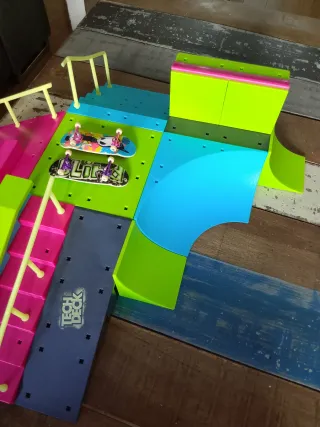 Tech Deck Neon Invasion Mega Park