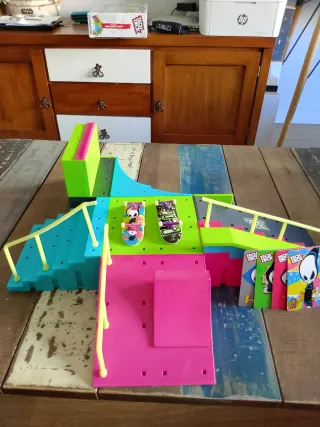 Tech Deck Neon Invasion Mega Park