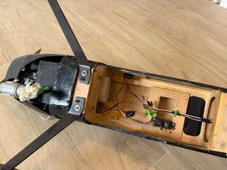 Avión RC Extra 300 con motor os55 y servos