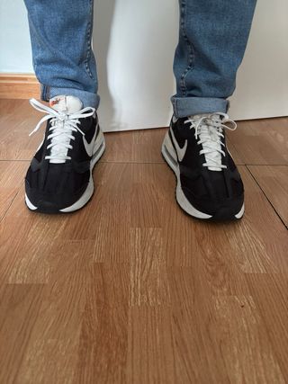 Nike Air Max Talla 43 Hombre Negras y Blancas