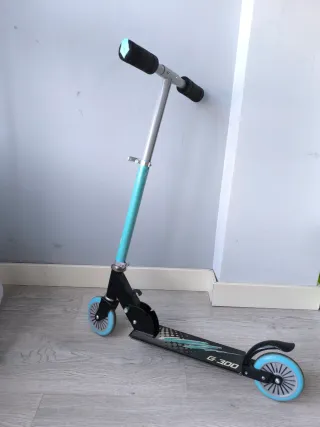 Patinete G 300 azul y negro