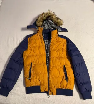 Chaqueta anoraks azul y amarilla