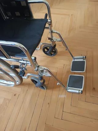 Silla de ruedas ortopédica plegable