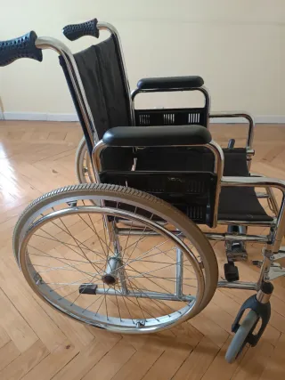 Silla de ruedas ortopédica plegable