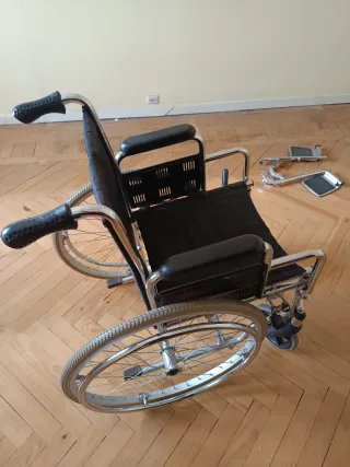 Silla de ruedas ortopédica plegable