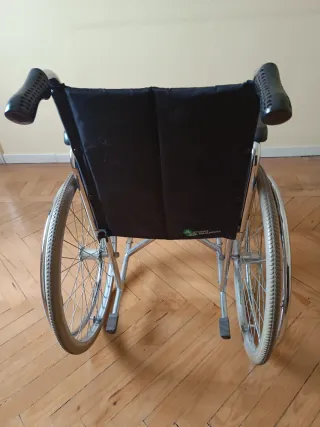 Silla de ruedas ortopédica plegable