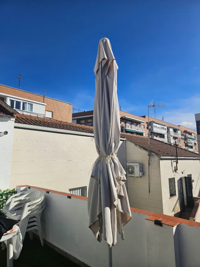 Ombrello per terrazza o giardino