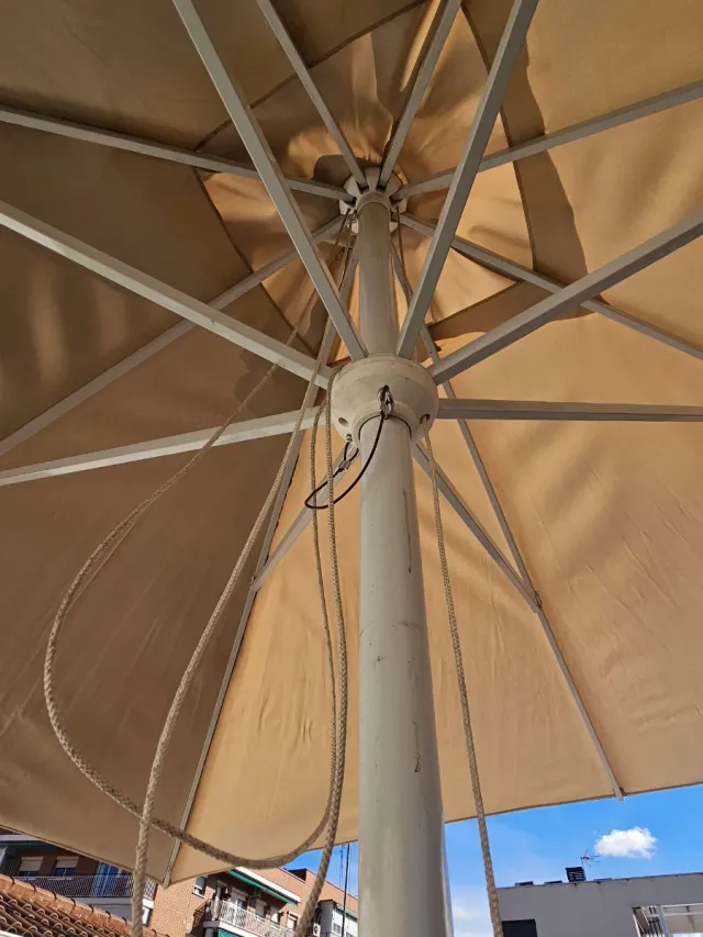 Ombrello per terrazza o giardino